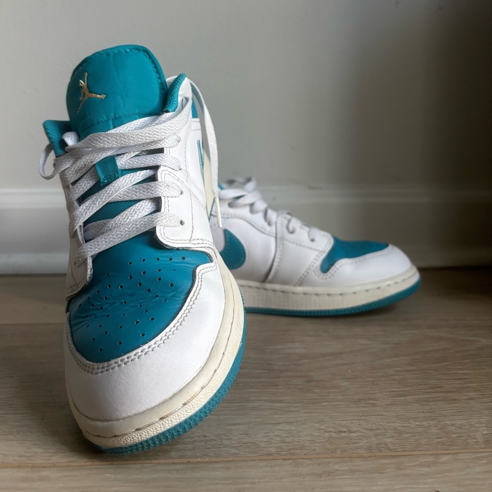 NEW Air Jordan 1 Low GS 'Aquatone'